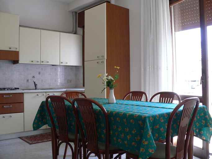 Others 5, Residence Madrid, Venezia