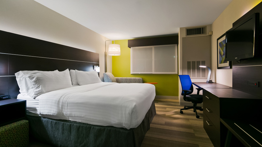 Bedroom 4, Holiday Inn Express & Suites BURLINGTON by IHG, Skagit