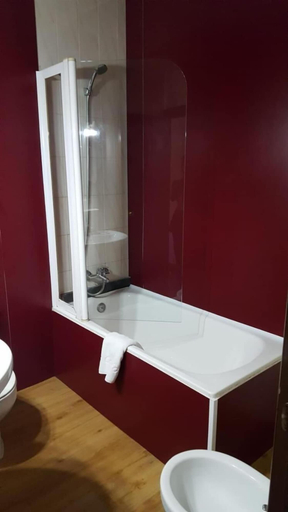 Bathroom 4, Hotel Embajador, Almería