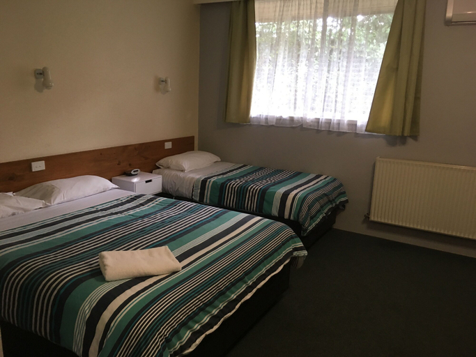 Bedroom 3, Camperdown Cascade Motel, Corangamite - North