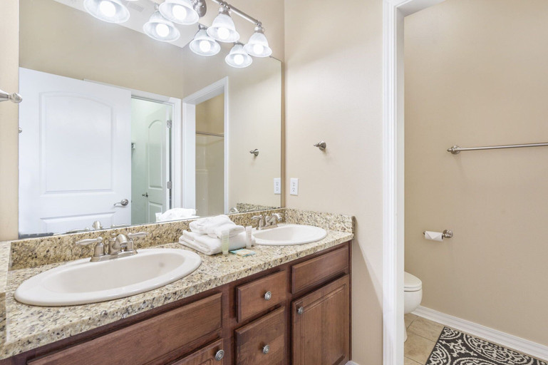 Bathroom 4, Mountain Top Villa, Taney