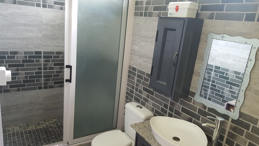 Bathroom 4, Riverside Holiday Home, Flacq
