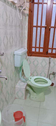 Bathroom 3, Rufina Blue Pine, North Sikkim