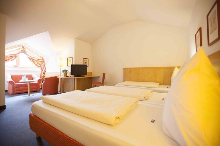 Bedroom 3, Hotel Alter Hof, Ebersberg