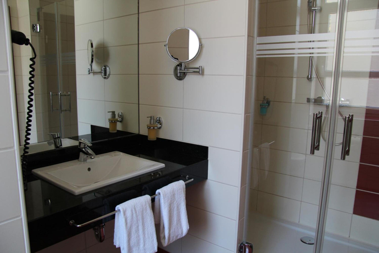 Bathroom 4, Hotel Adena, Bremerhaven