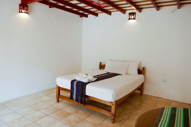 Bedroom 3, El Pacifico Hotel, Tola
