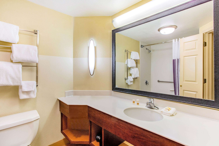 Bathroom 4, La Quinta Inn & Suites by Wyndham Raleigh/Durham Southpoint, Durham