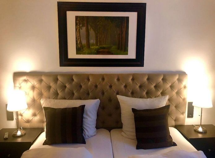 Bedroom 4, Hotel Ramor, Duisburg