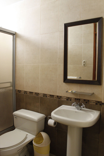 Bathroom 4, Hotel Chicama, Trujillo