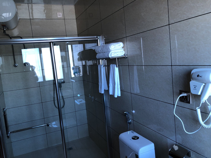 Bathroom 3, Hotel do Sol, Nacala Velha