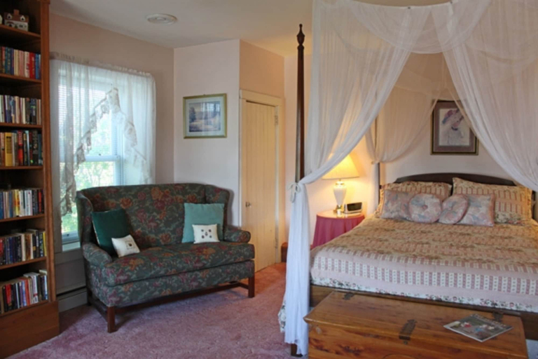 Bedroom 4, Belle Aire Mansion Guest House, Jo Daviess