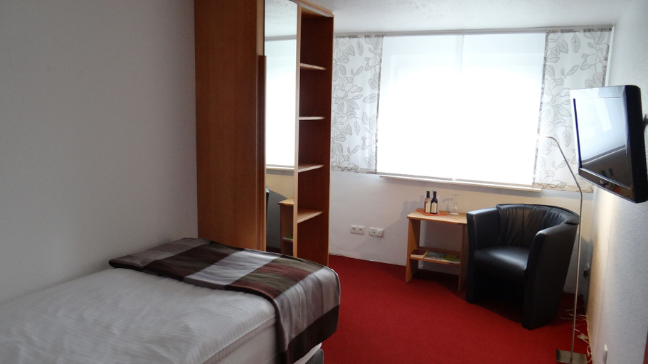 Bedroom 4, Hotel Elysee, Offenbach