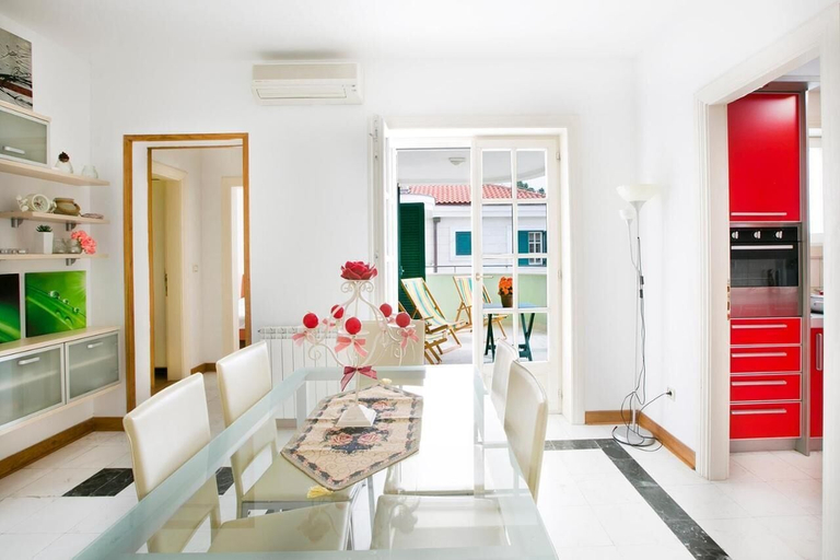 Others 4, Sveti Stefan Beach Apartment