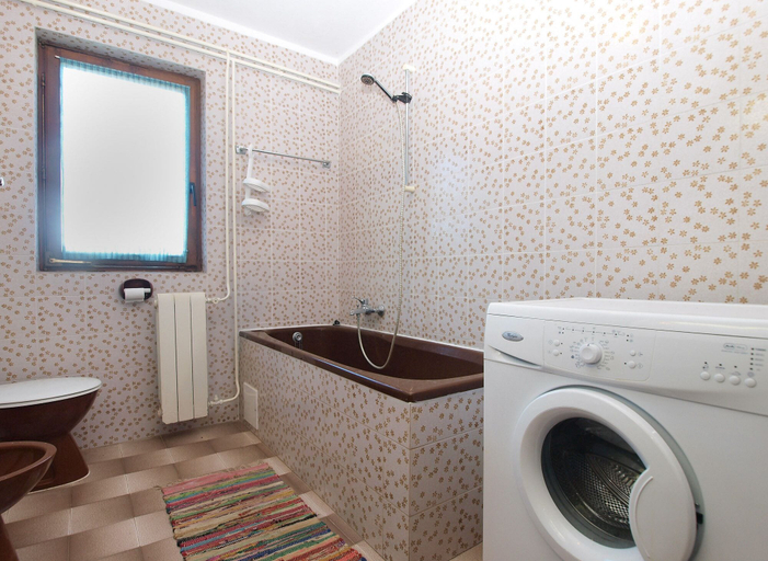 Bathroom 4, Apartment 1794, Ližnjan