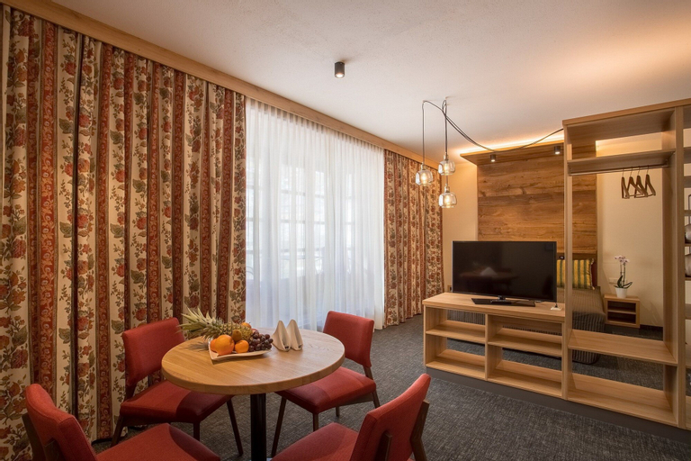 Bedroom 3, Neue Post, Zell am See
