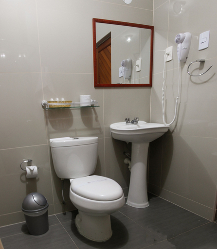 Bathroom 5, Hotel Las Palmas, Lima