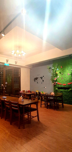 Food & Drinks, On One Side, Nantou
