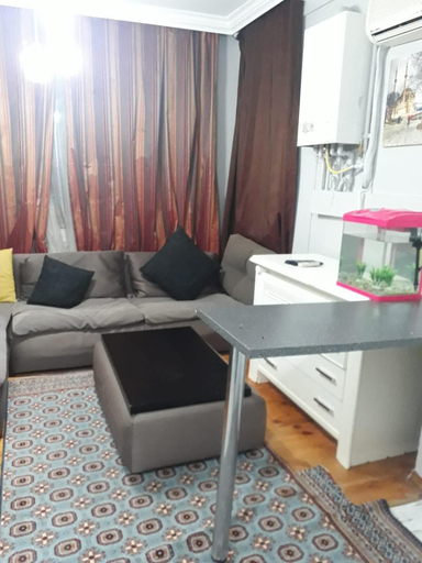 Others 5, Cihangir Apart, Beyoğlu
