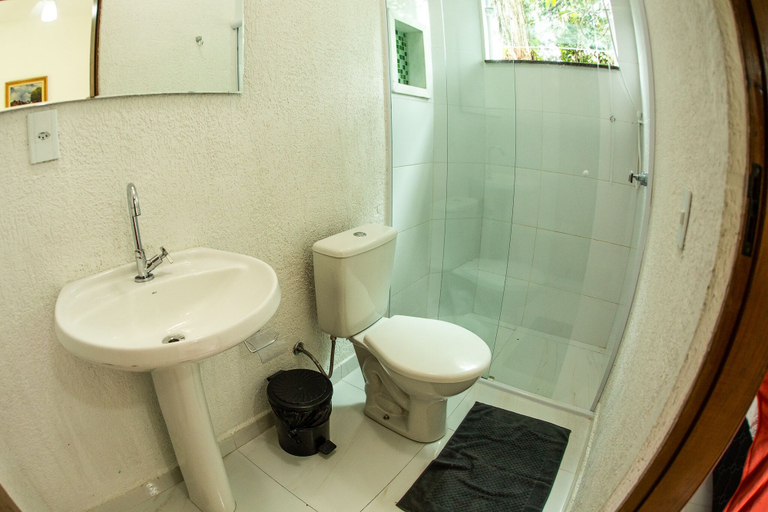 Bathroom, Pacífico Suítes, Ubatuba