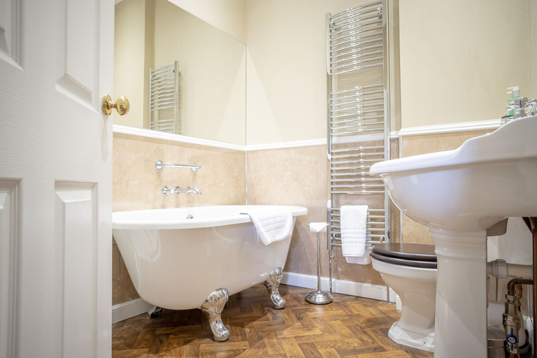 Bathroom 4, Coul House Hotel, Highland