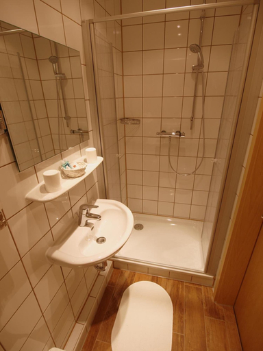 Bathroom 5, Pension Friedrich Voss, Wittmund