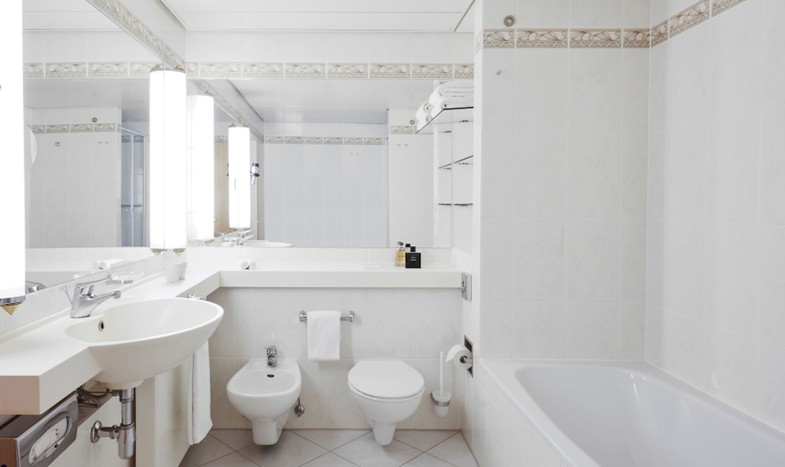 Bathroom 5, Living Hotel Großer Kurfürst, Berlin