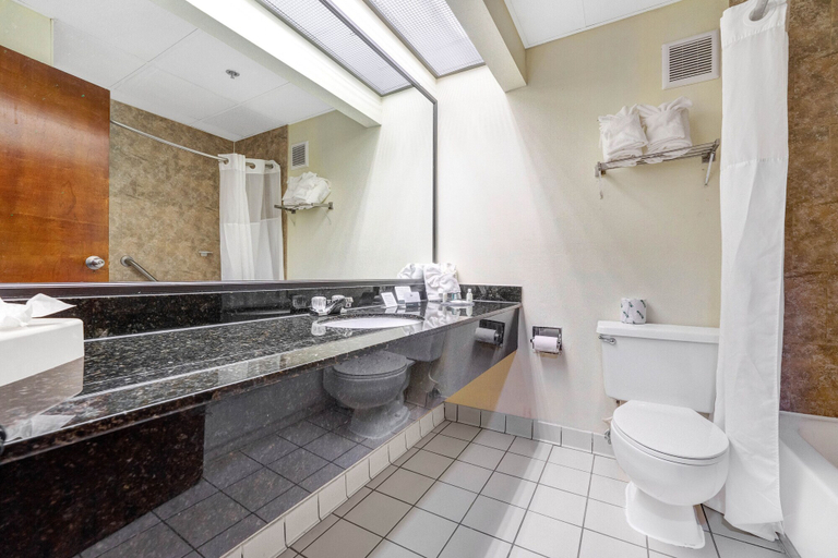 Bathroom 5, Mi Casa Hotel, Orange