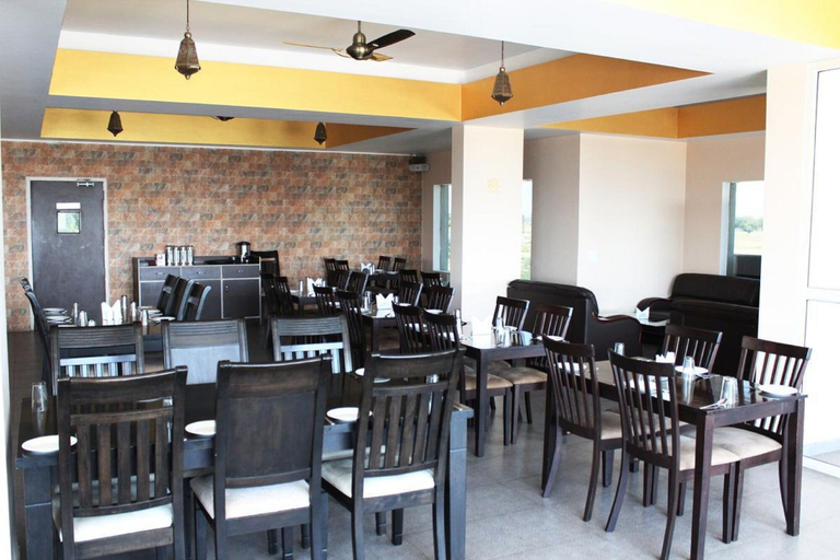 Food & Drinks, Adhunik Hotel Neemrana, Alwar