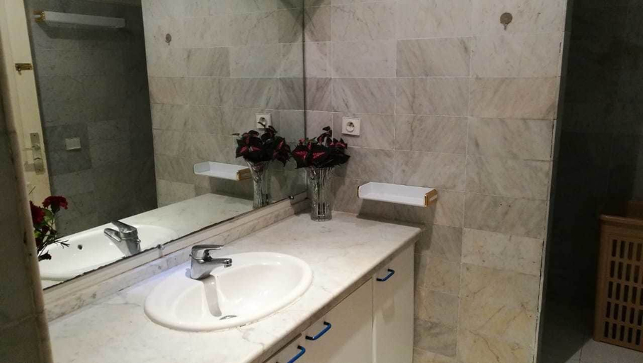 Bathroom, Villa Amr, Tétouan