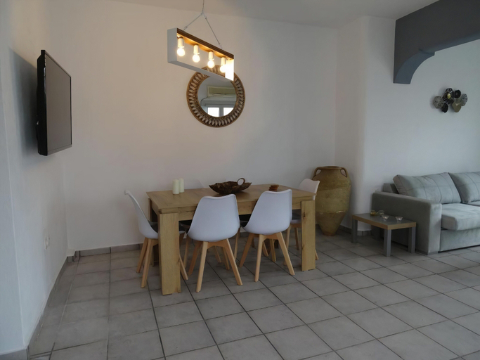 Others 4, Santoriviera House, South Aegean