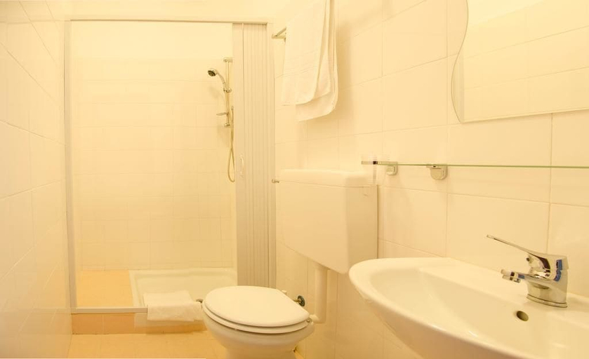 Bathroom 5, B&B Girasole, Rome