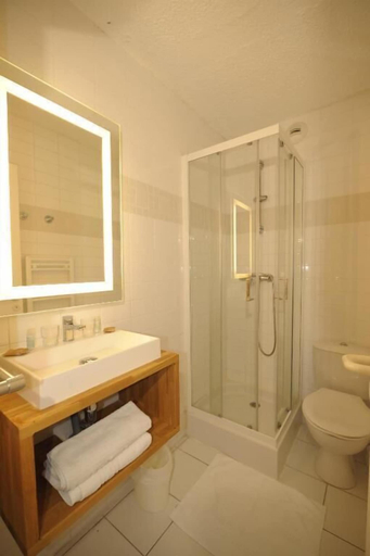Bathroom, Les Ramondies - Vacances ULVF, Hautes-Pyrénées