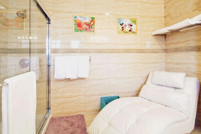 Others 4, Romantic and Luxury Disney Villa, Orange