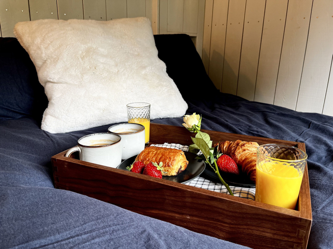 Food & Drinks 4, The Crooked Gate - Luxury Romantic Getaway, Kent
