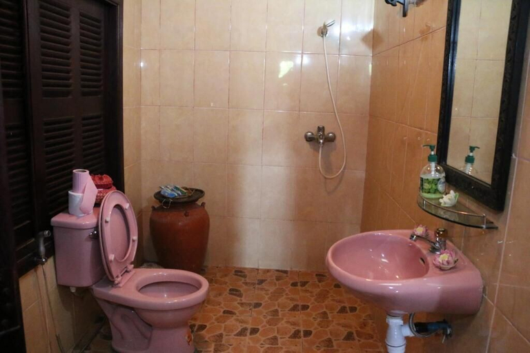 Bathroom, Bong Thom Home Stay, Banteay Srei