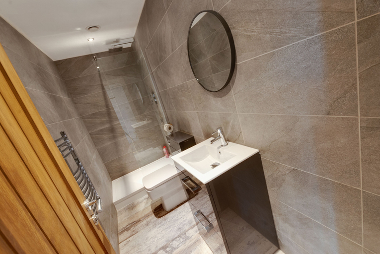 Bathroom 4, Mathew Street City Centre Apartment, Sefton