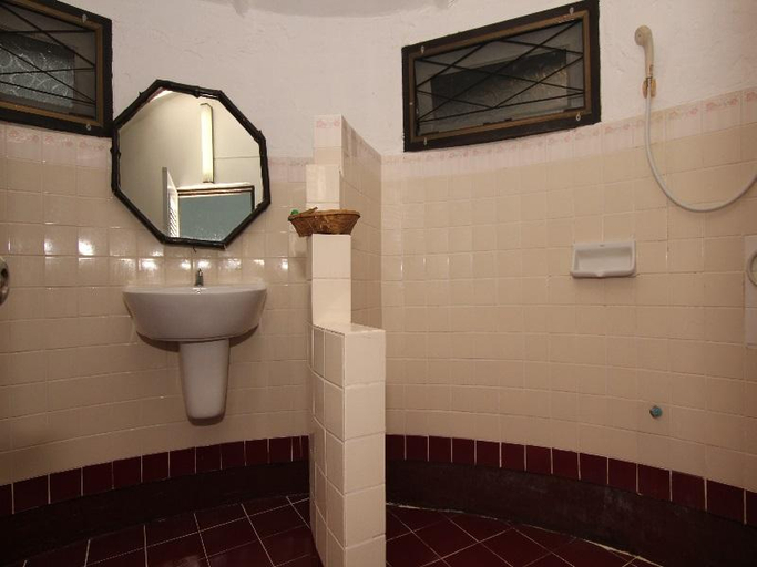 Bathroom 4, Duenshine Resort, Muang Kanchanaburi