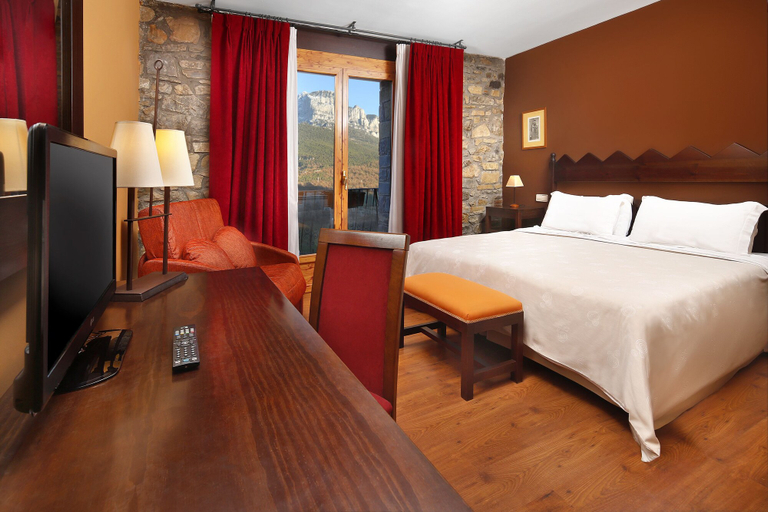 Bedroom 3, Hotel Restaurante Revestido, Huesca