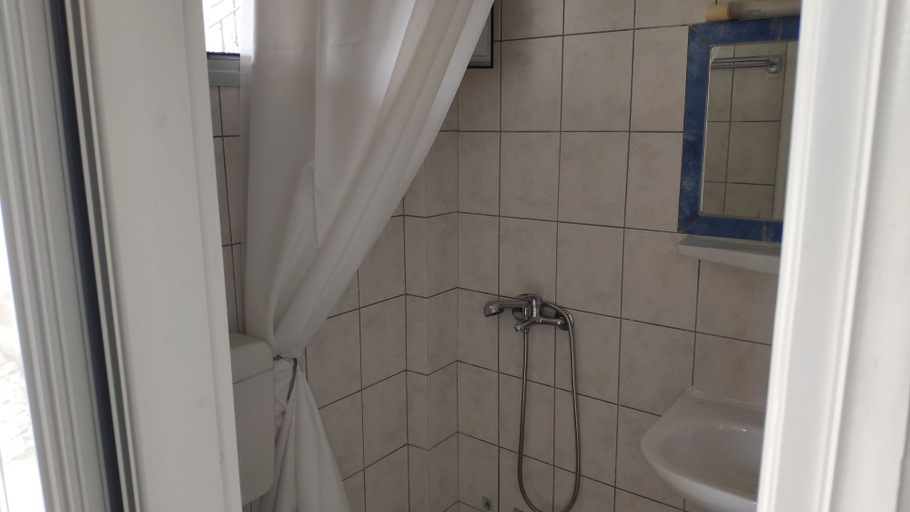 Bathroom, Tondoris Apartments, Ionian Islands