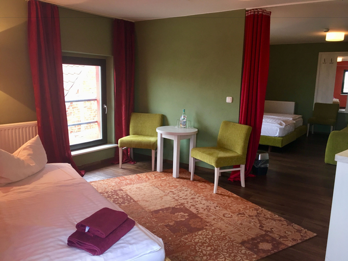 Bedroom 4, Märchenhotel Bergen, Vorpommern-Rügen