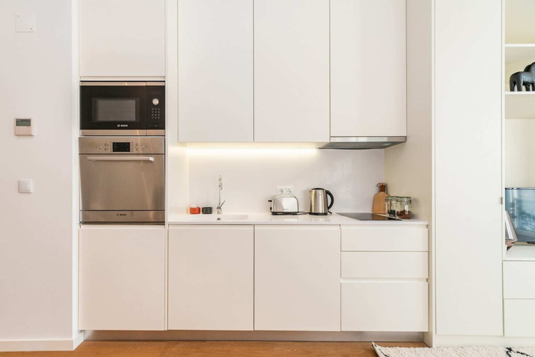 Others 5, Spacious Studio in Lisbon, Lisbon