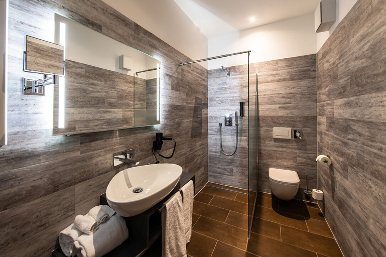 Bathroom 5, Premium by GS Hotel, München