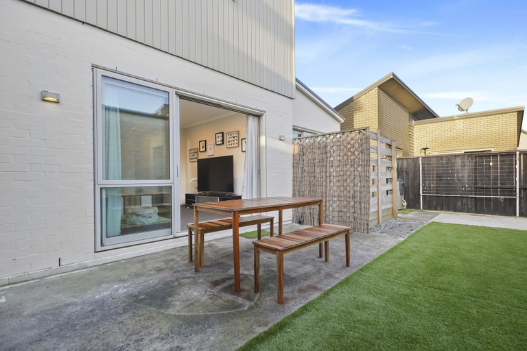 Others 5, Modern 3BR Family House - Yard & Big TV, Waitakere