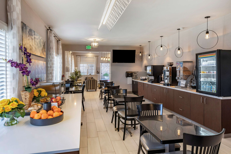 Food & Drinks 5, Best Western Country Inn, Riverside