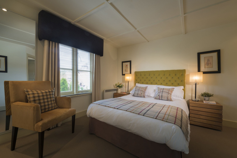Bedroom 2, The Swan Inn, Surrey