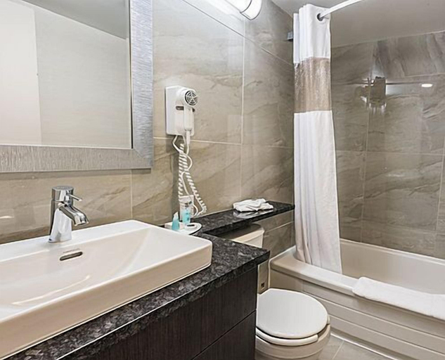 Bathroom 5, Hotel Chrome Montreal, Montréal