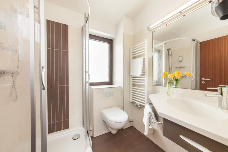 Bathroom 5, Hotel Strijewski, Wolfsburg