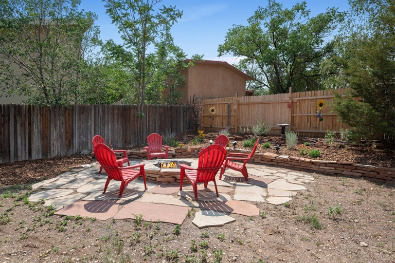 Others 5, Casa de Lorenzo - Spacious Yard With Hot Tub and Fire Pit, Santa Fe