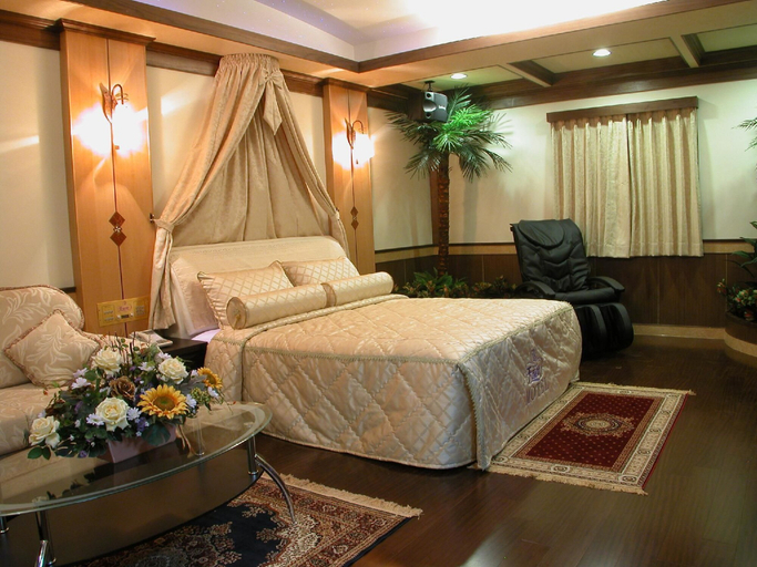 Bedroom 2, Swan Lake hotel, Taoyuan