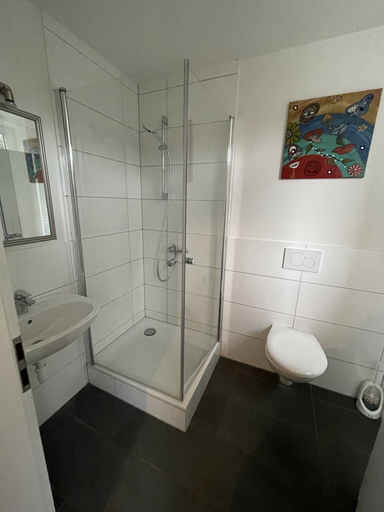Bathroom 3, Bed4you Gästehaus 2, Kassel